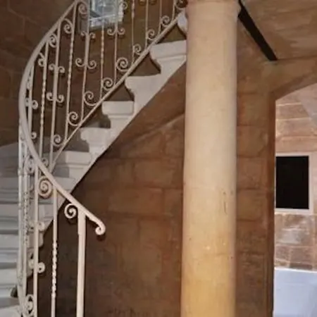 Orangerie 201 By Vallettastay