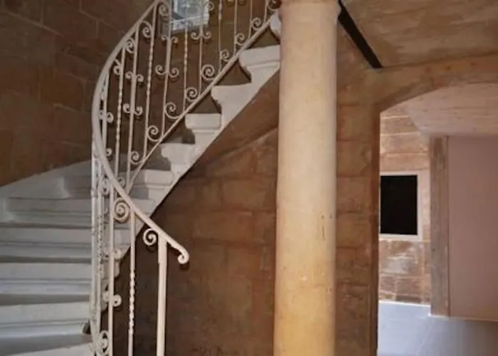 Orangerie 201 By Vallettastay